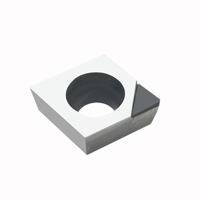 Inserti di tornitura PCD ultra-duri con rivestimento per la lavorazione di precisione